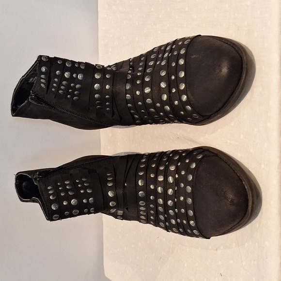 White Mountain Desire Black Ankle Boots with Silver Studs - Picture 3 of 11